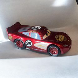 Disney Pixar Cars Lightning McQueen Rust Eze