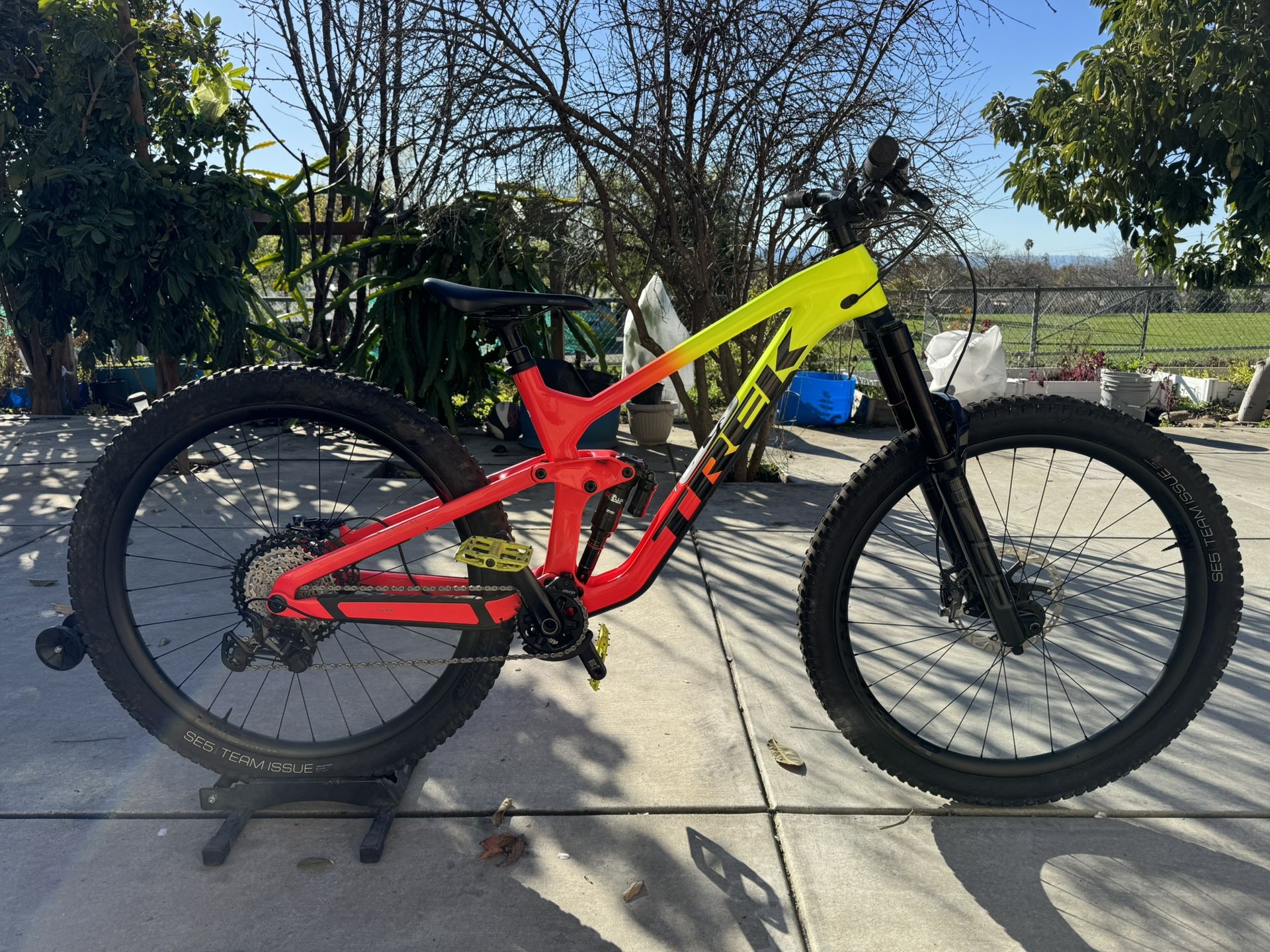 TREK SLASH PROJECT ONE READY TO RUN