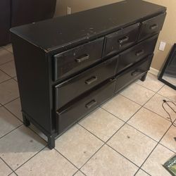 FREE DRESSER 