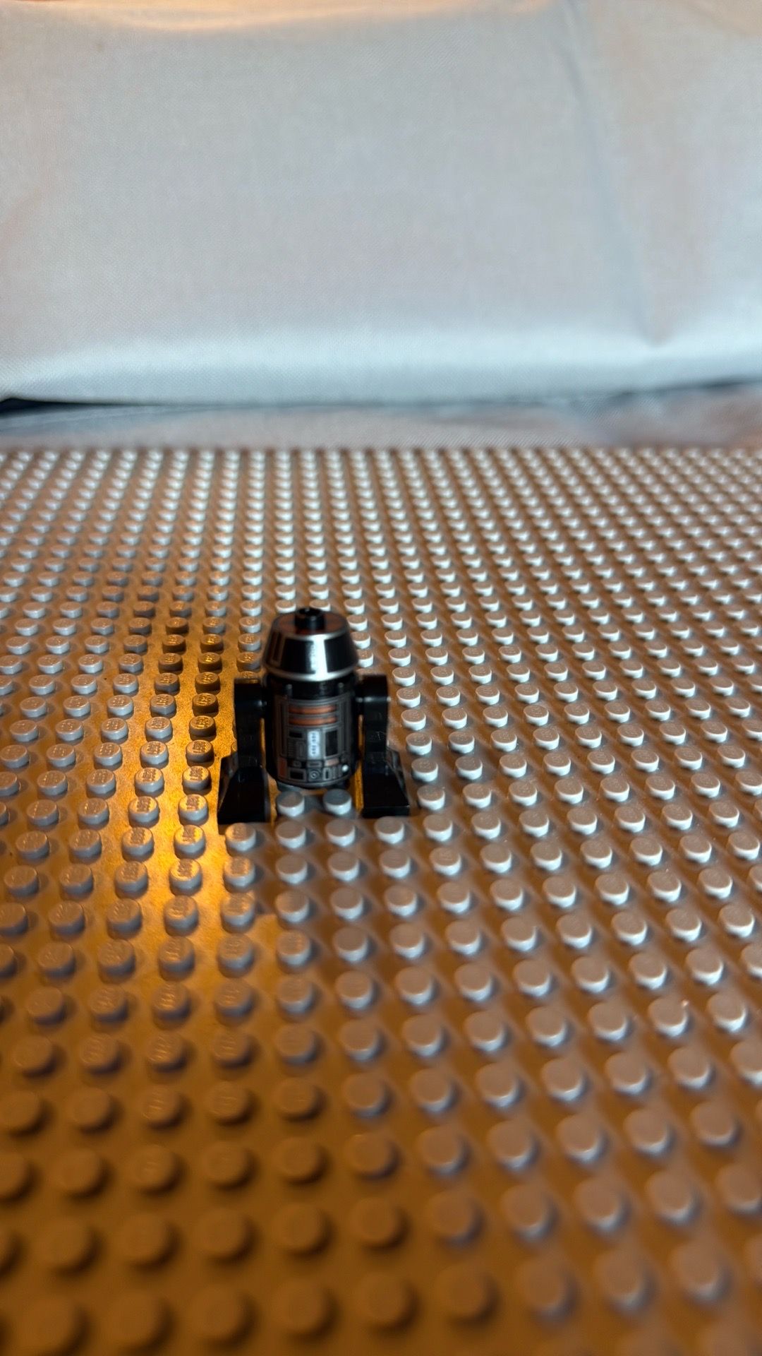 LEGO Star Wars Droid R5-J2 minifig