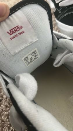 selling vans black and white
