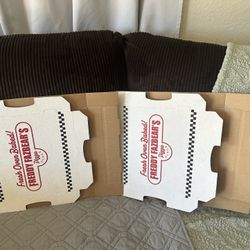 2 Freddy Fazbear’s Pizza Boxes FNAF 2025 SDCC Exclusive Promotion COMIC CON