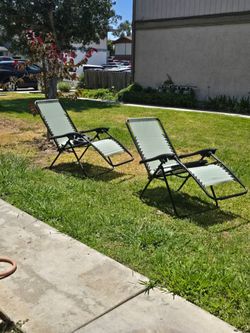 Fold up lounge chairs