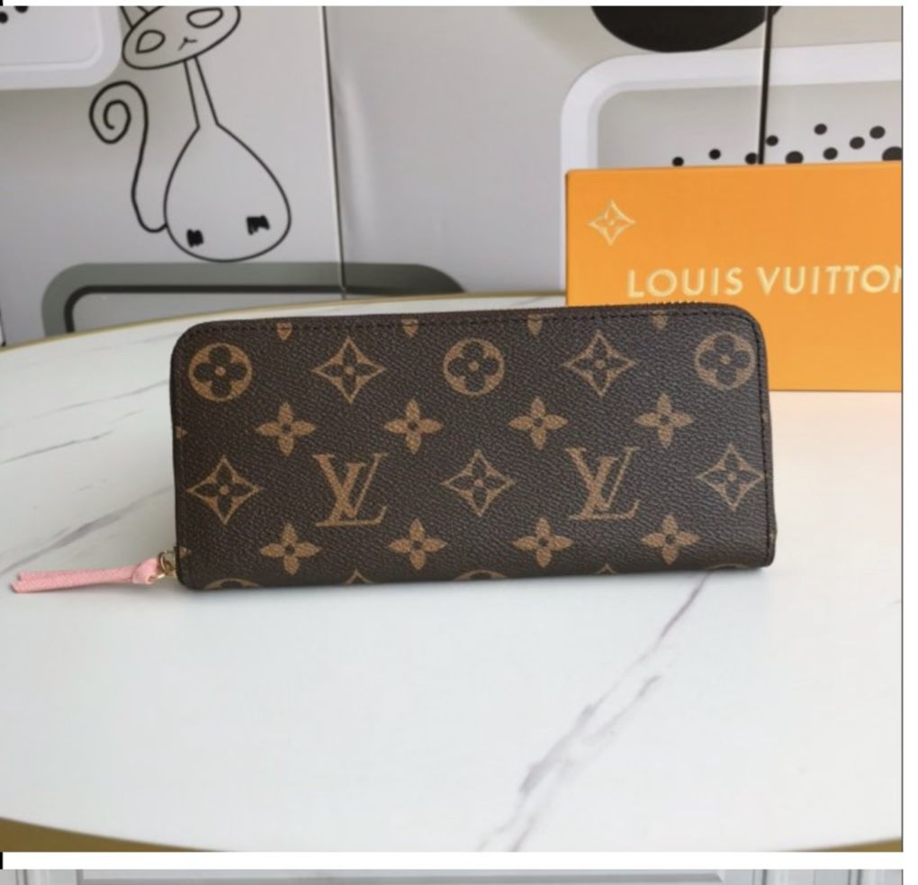 Women’s Louis Vuitton wallet 