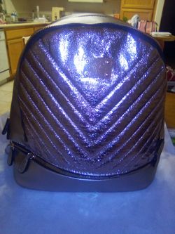 Bolsa tipo mochila color Gris metalico