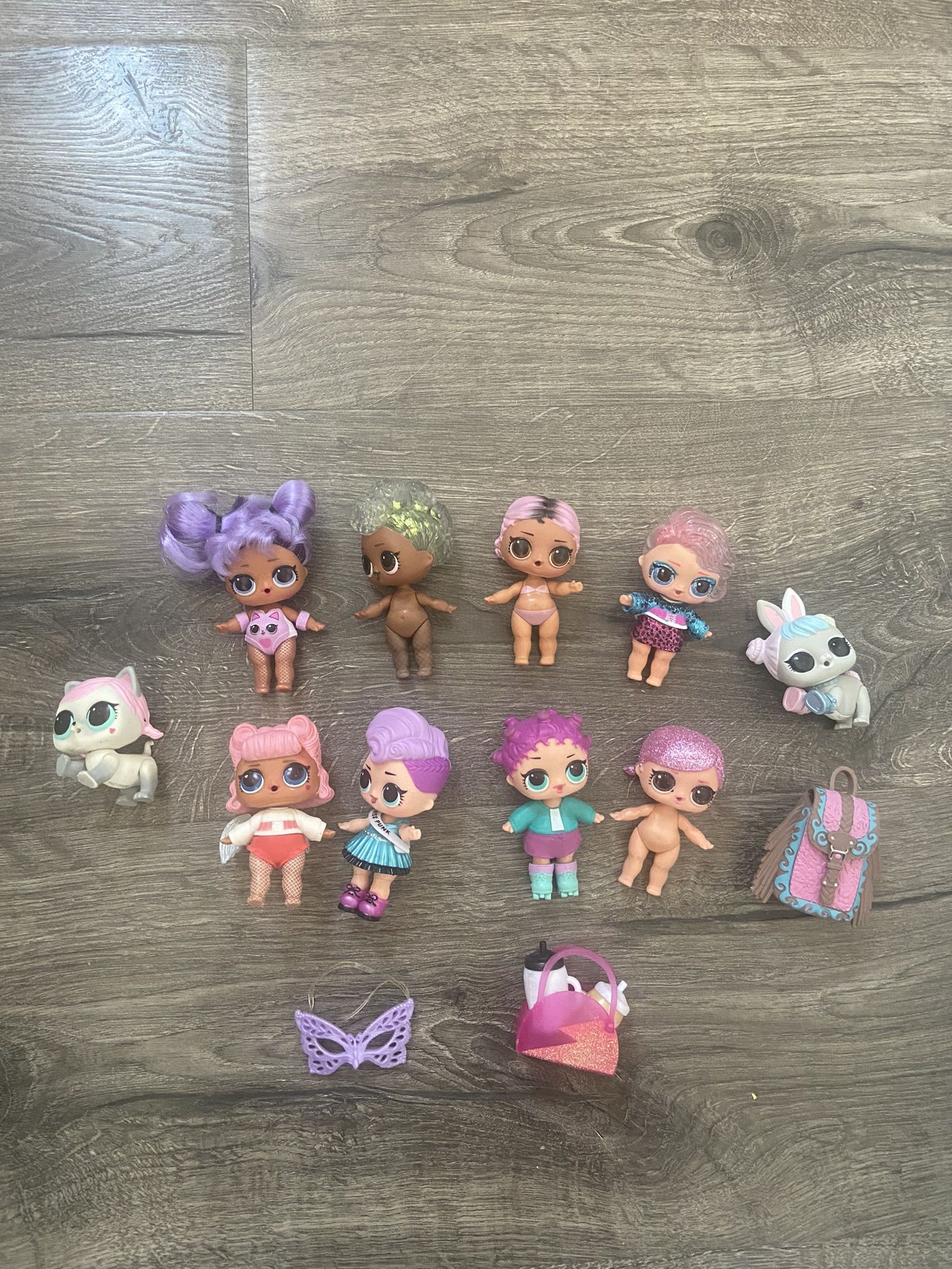 LOL Dolls. (8) Dolls (2) Pets