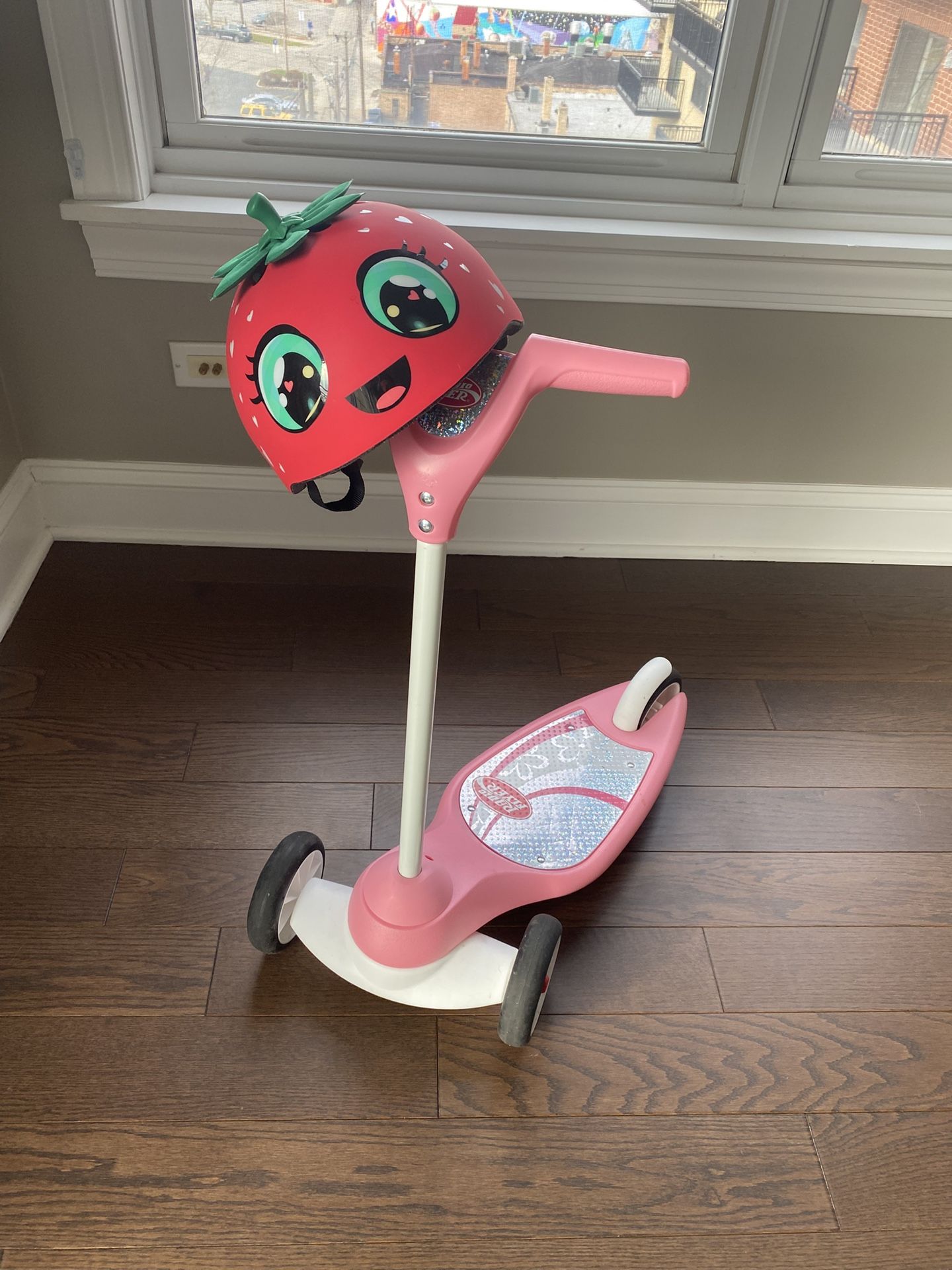 Radio Flyer Scooter With XS Helmet