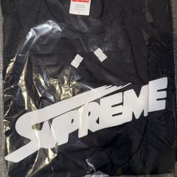 Supreme men’s large shirt new