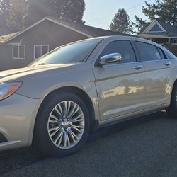 2013 Chrysler 200