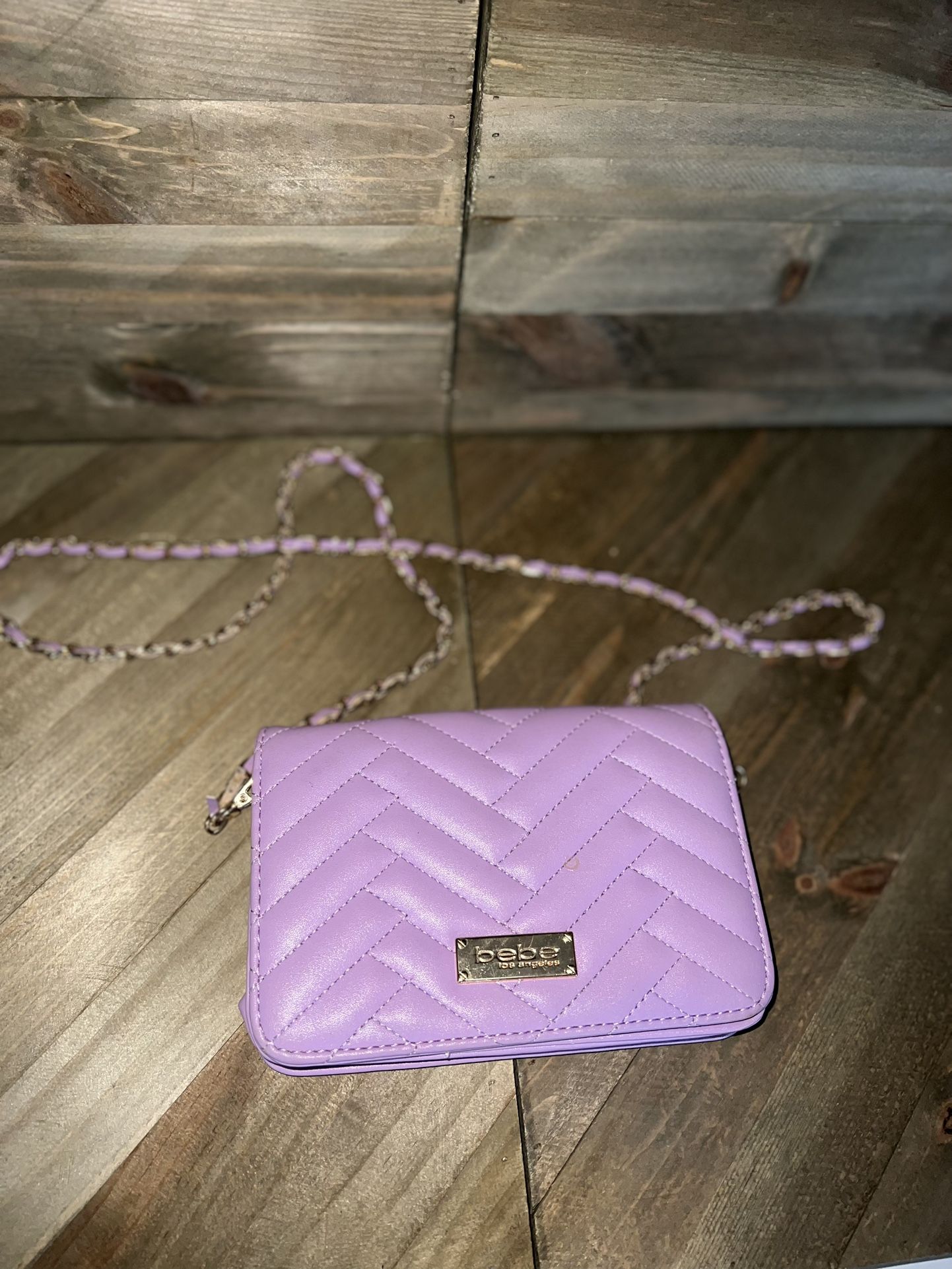 Bebe crossbody purse purple gold chain