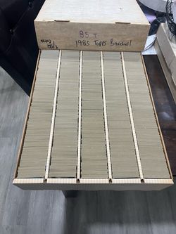 Huge lot of approximately 7,000+ vintage 1985 Topps Baseball cards