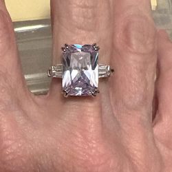 New CZ 4 kt Sterling Silver wedding ring size 8