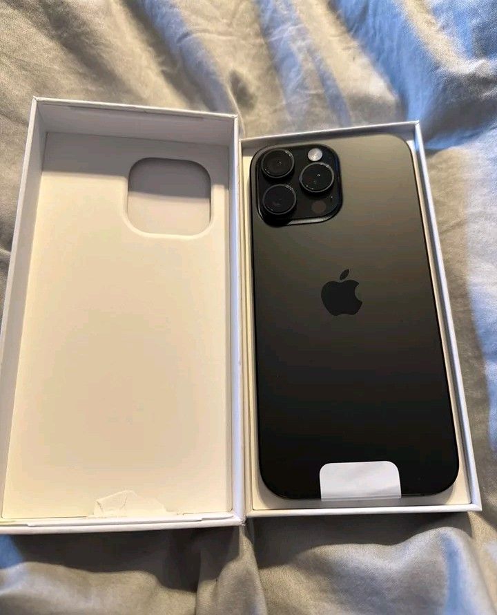 iPhone 16 Pro Max Unlocked