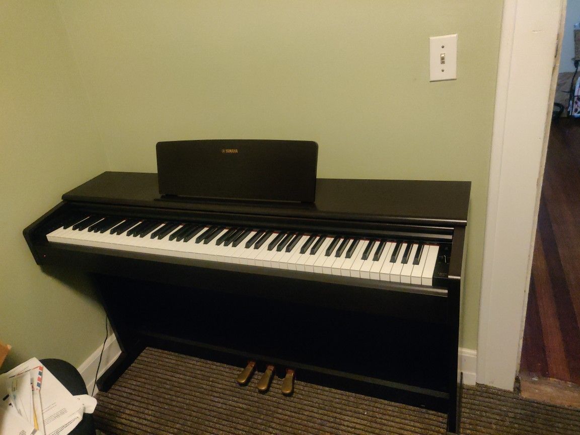 Yamaha Arius YDP-144