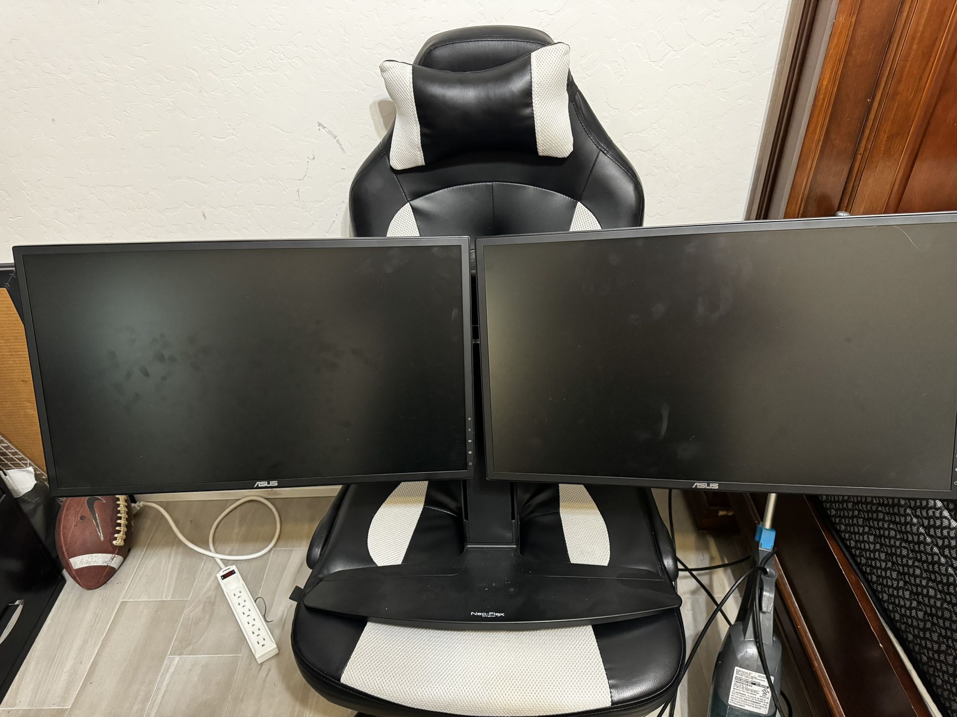 Dual Monitors With stand
