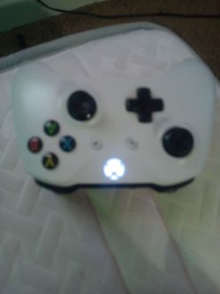 White xbox one controller