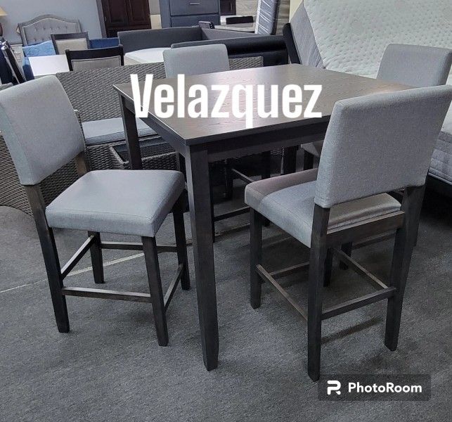 5 pc( grey finish wood counter height dining table set)
