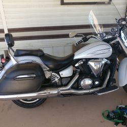 09 Yamaha 1300 Vstar