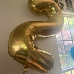 Gold Number And Number 2 And Number  5 Big Ballon’s  $ 5 Dollars For Both 30 Centimeters Each 