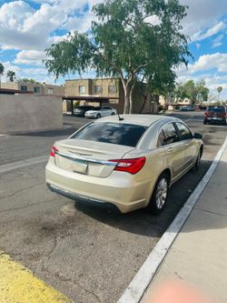 Chrysler 200