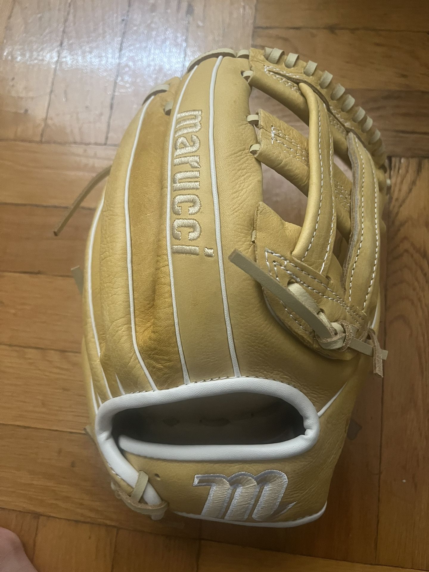 Marruci Acadia 12β Inch Glove