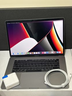 Macbook  Pro 15 2018 i7/ 16gb ram 512 gb