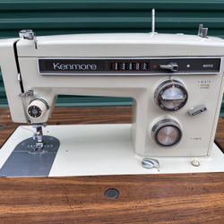 1970's VINTAGE KENMORE SEWING MACHINE 158.14311 