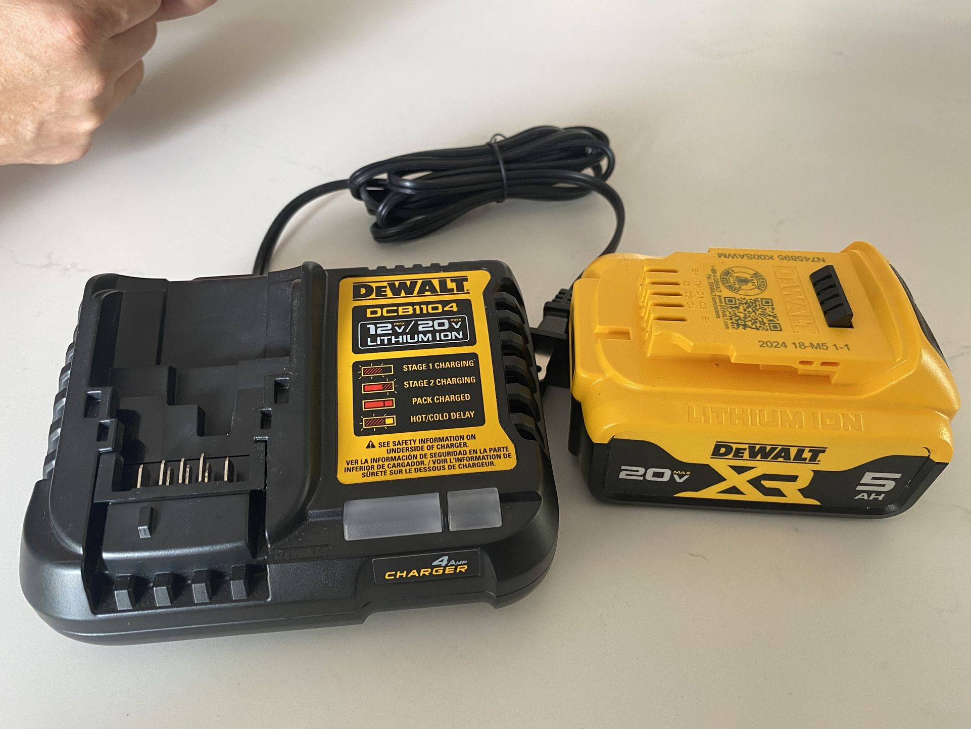 Bateria Y Cargador Dewalt 