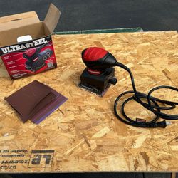 1/4 Sheet Palm Sander w/ Extra Sand Paper