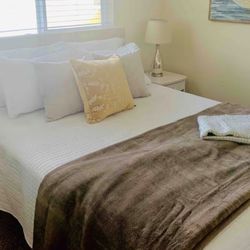 Queen Size Bed, Complete Set