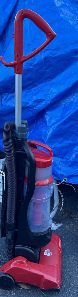 Red Dirt Devil Light Weight Vacuum 