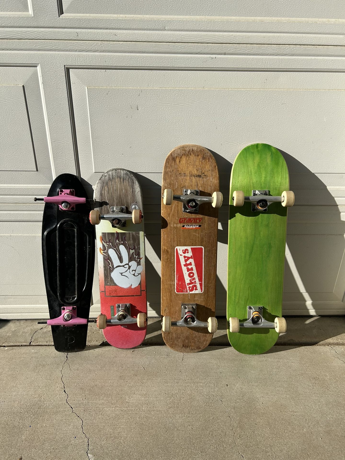 4 Skateboards 