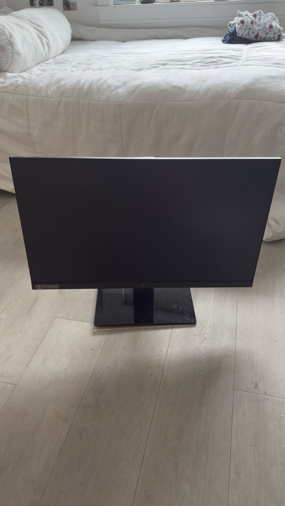 Set  Up: HP E27 G4 Monitor 27" + Monitor Stand with VESA Mount + VGA Cable