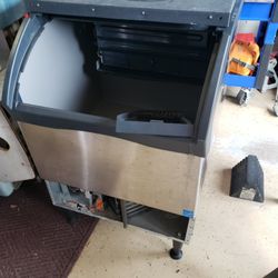 Ice Maker Machine