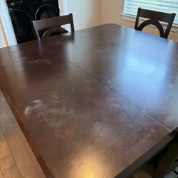Dining room Table