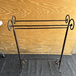 Metal Quilt Holder
