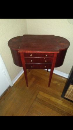 Martha washington antique tabke with hidden compartment