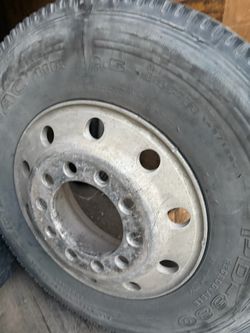 22.5 Rim and bad tire