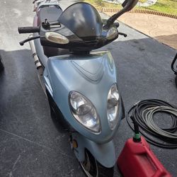 SCOOTER FOR SALE !