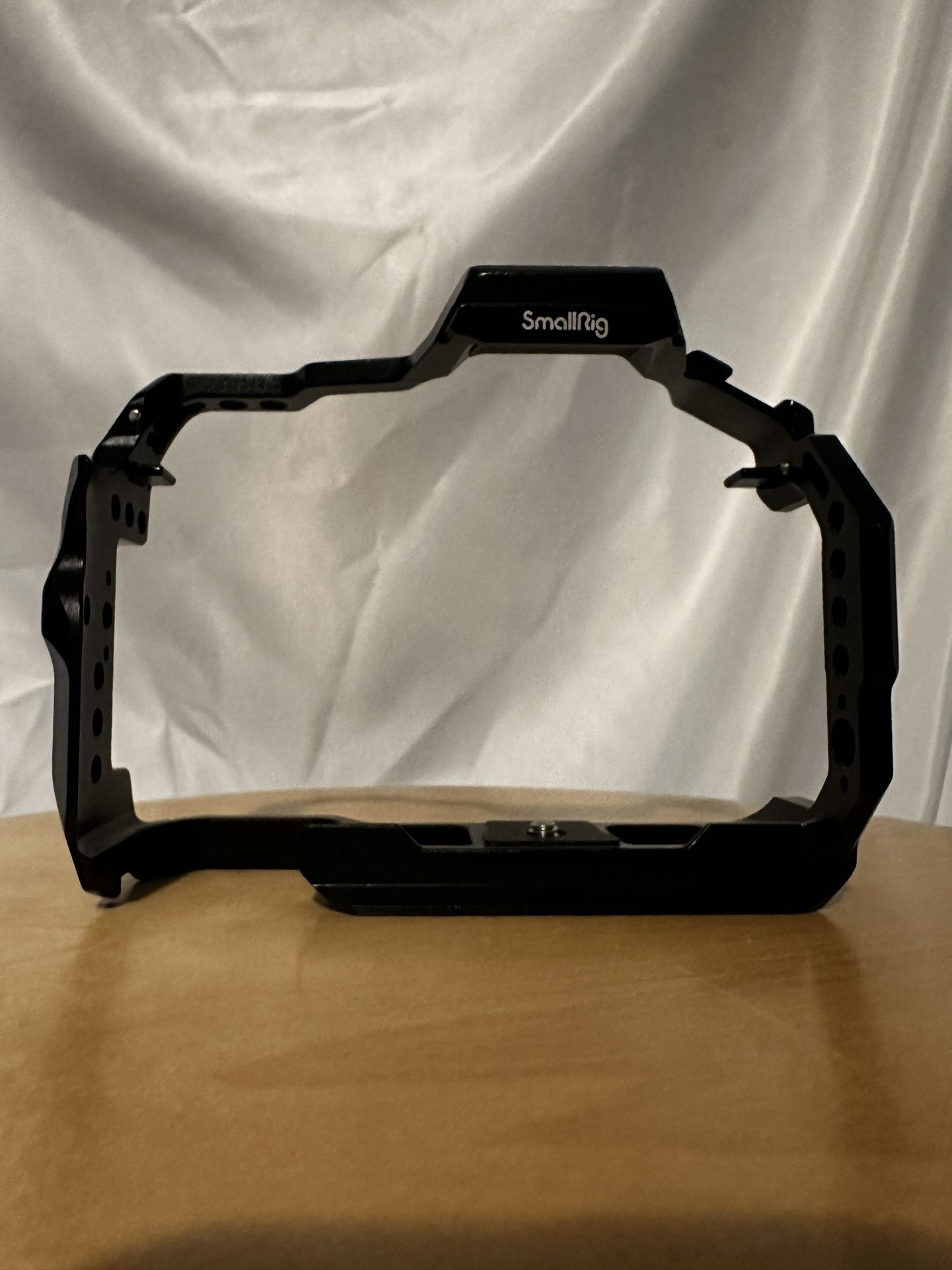 SmallRig Camera Cage for Canon EOS R6 MKii, Built-in Quick Release Plate