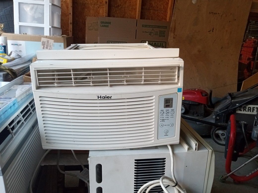Window Ac 8000 Btu, Digital With Remote