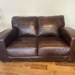 Leather Love Seat & Sofa 