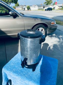 Coffee urn