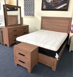 4 pc queen natural bedroom set