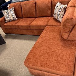 Stylish Stunning Cozy Sectional!