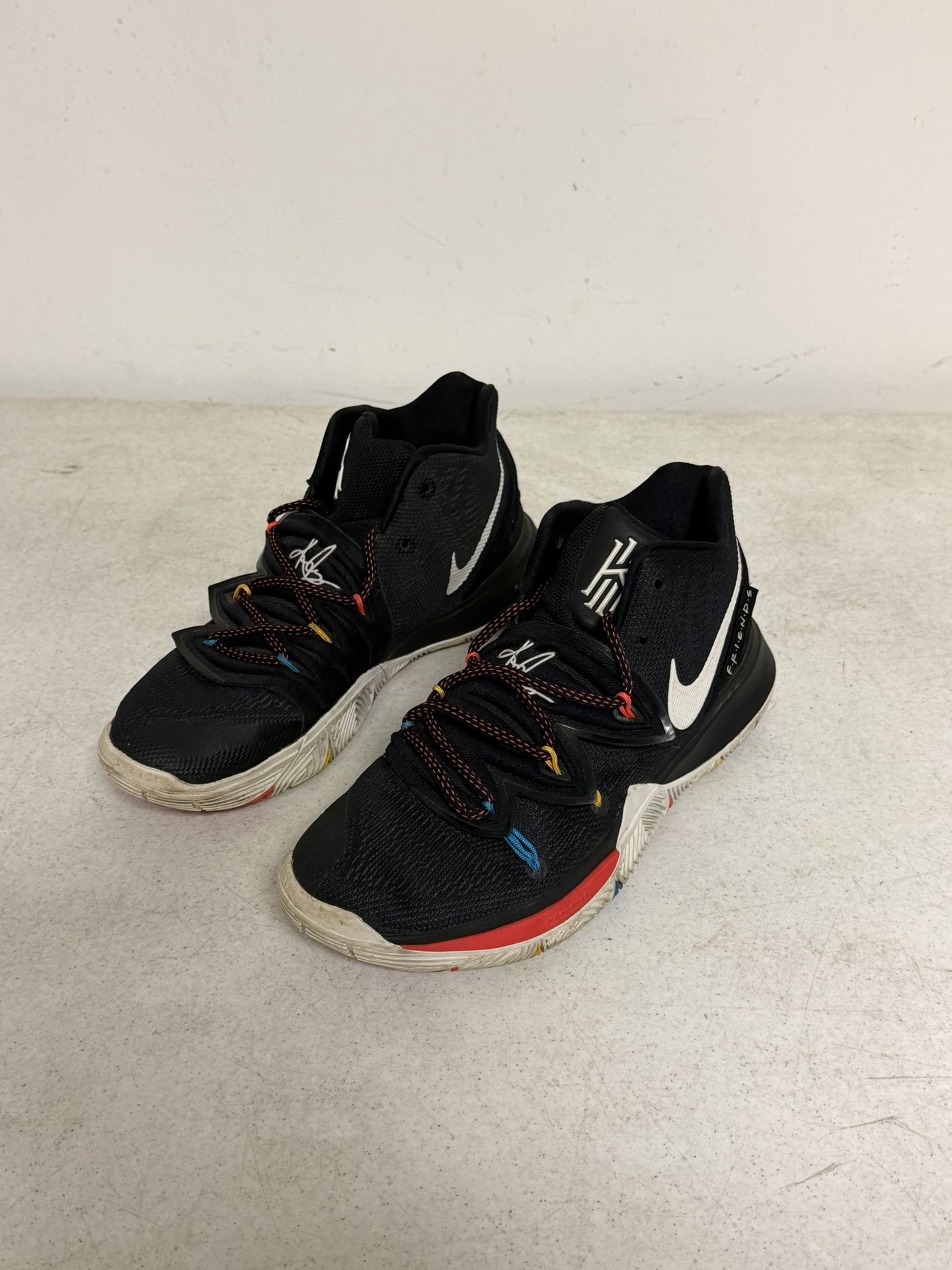 Nike Kyrie 5 “Friends”