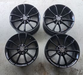 18" Wheels Platinum By Ultra Black Gloss