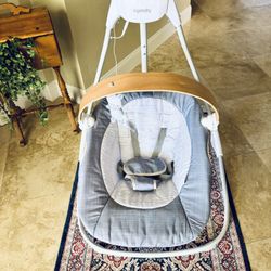 LIKE NEW Ingenuity Simple Comfort Compact Baby Swing with Wood Toy Bar - Chambray