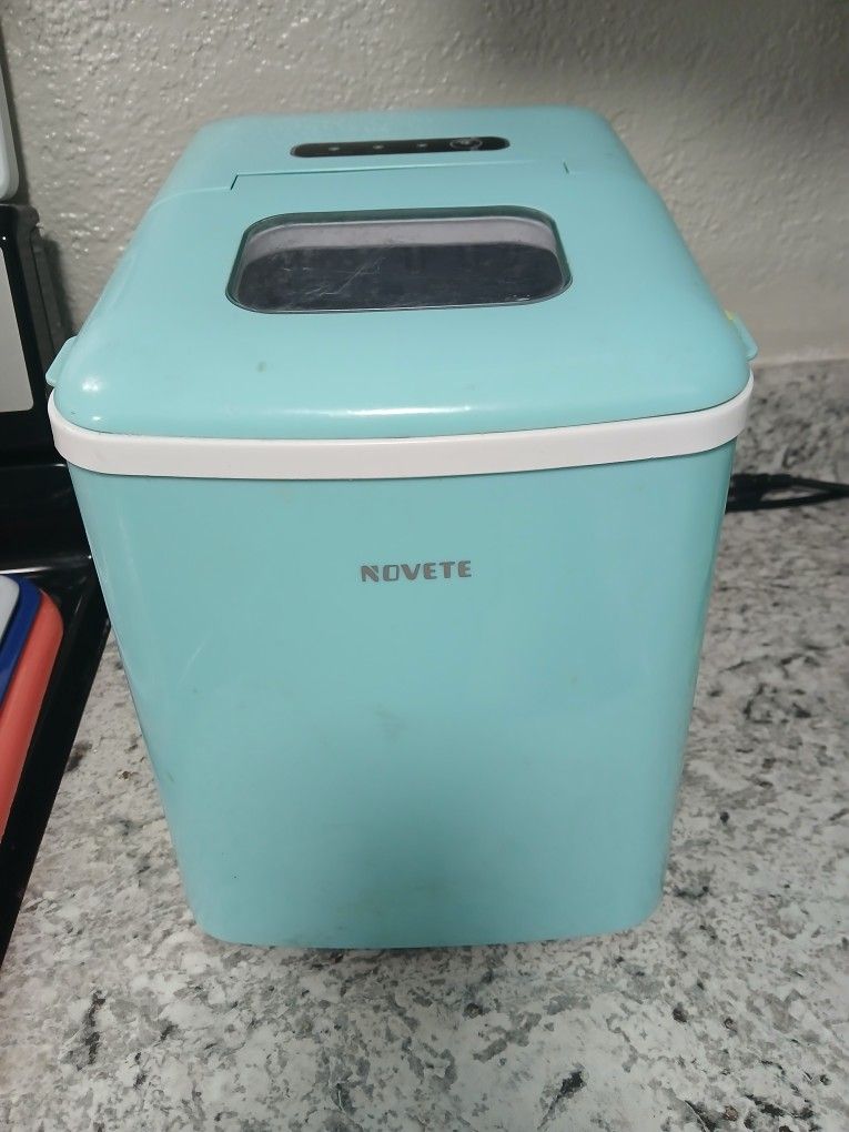 Novete Portable Ice Maker