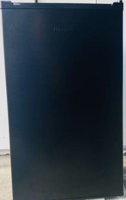 Hisense RR27D6ABE COMPACT REFRIGERATOR 2.7CU.FT.